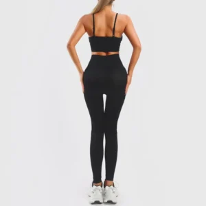 Conjunto deportivo (top + short), talle L y XL
